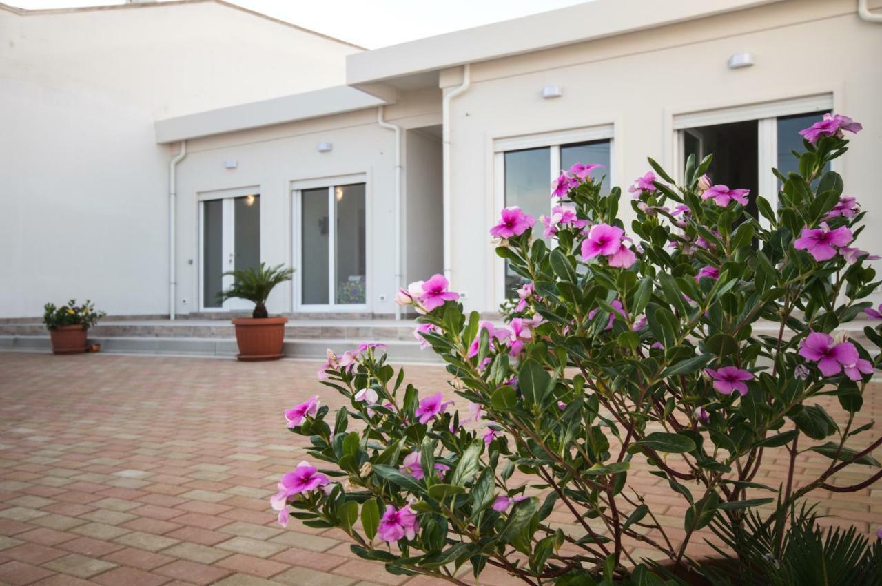 Edone Bed & Breakfast Maruggio Bagian luar foto